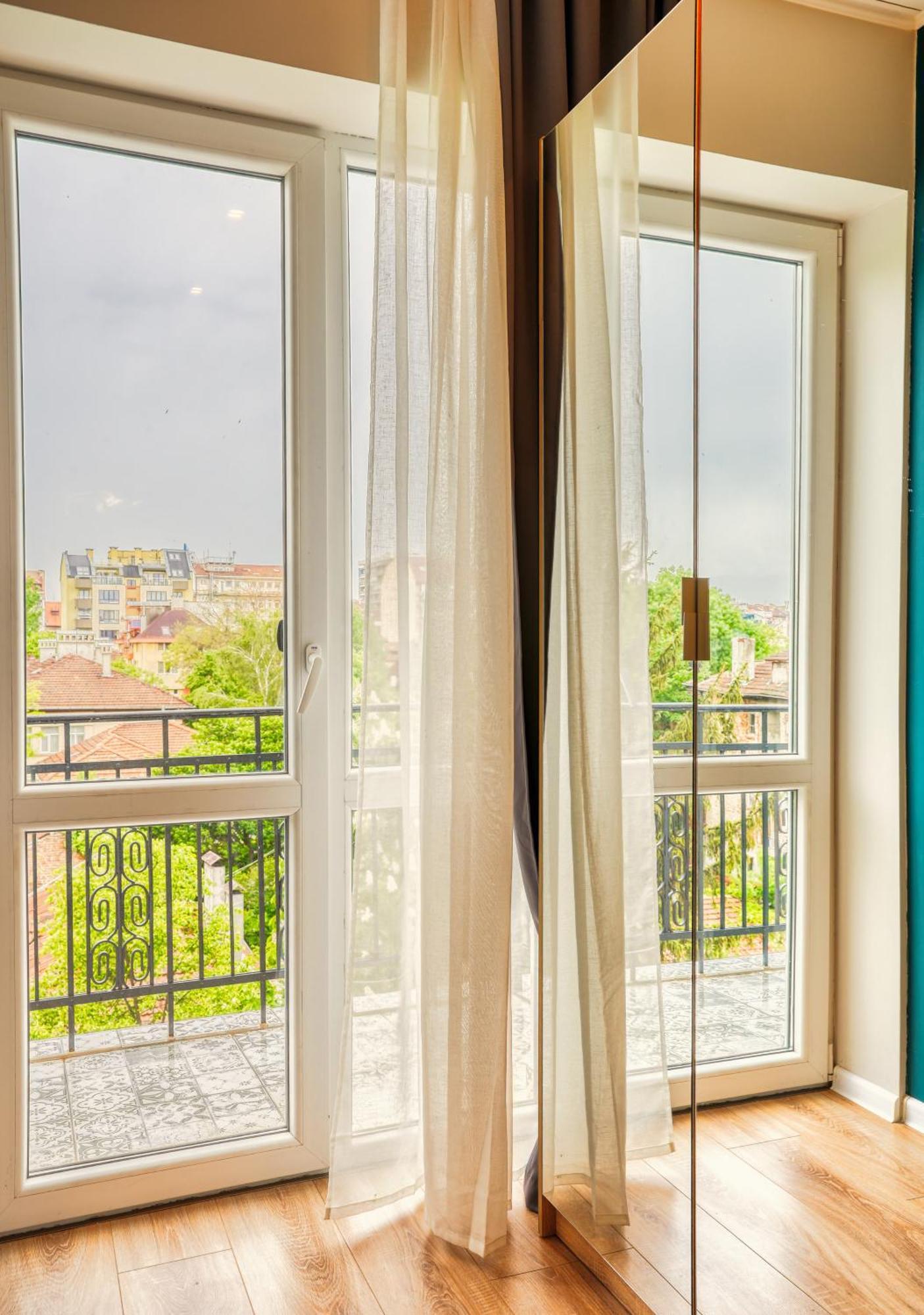 Lily'S Studio 2 By Bulgarentals - Central Sofya Dış mekan fotoğraf